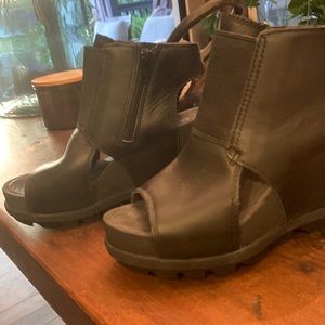 Sorel platform lug some open toe open heel bootie